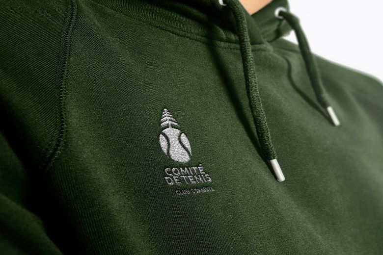 Sudadera verde con el logotipo bordado del Comité de Tenis Club Españita